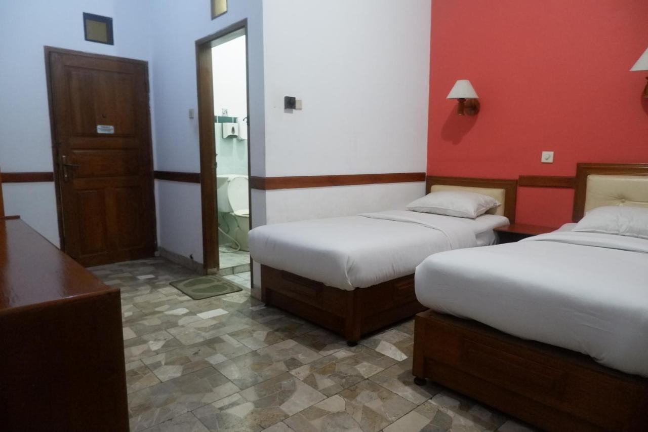 New Bali Indah Hotel Bandung Exterior photo
